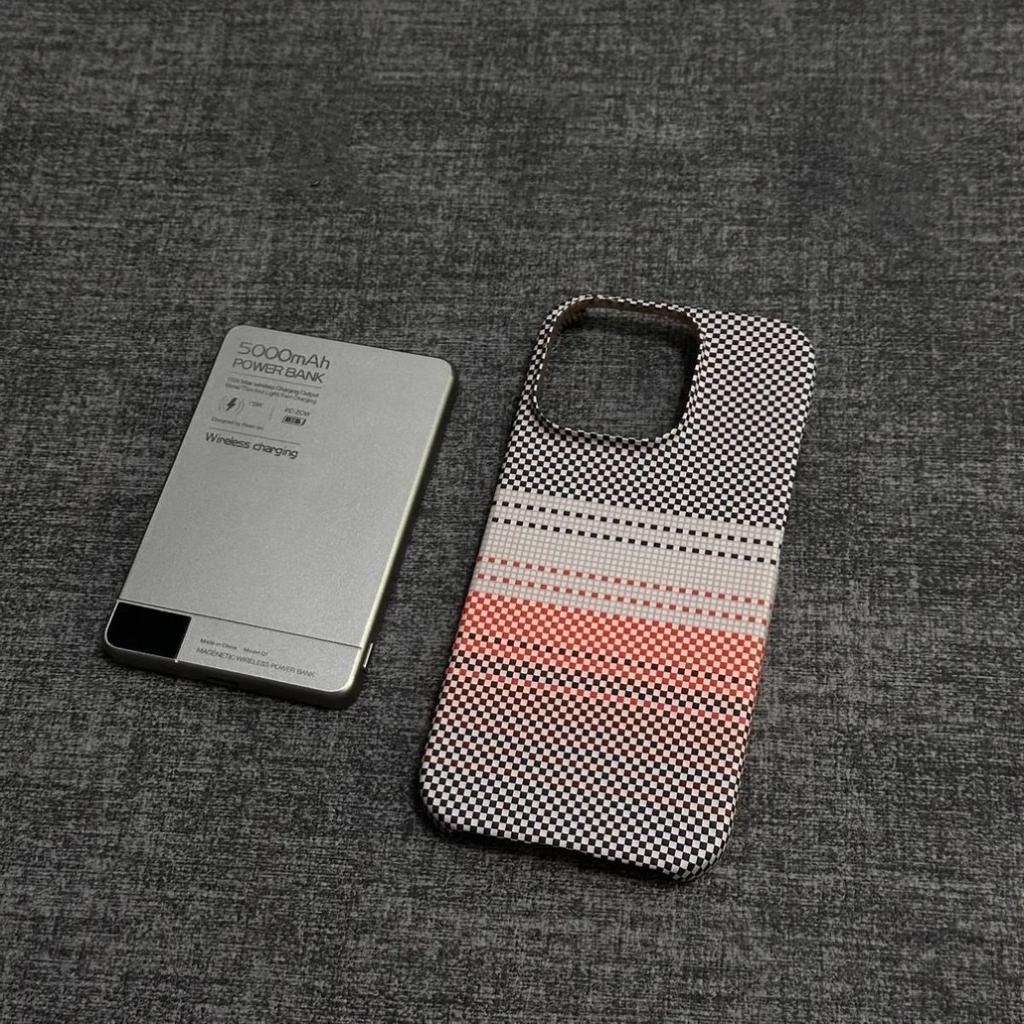 Carbon Fiber Pattern Apple 16Pro Mobile Phone Case 15promax Filin 14Plus Retro Trendy 13 Personality 12 Ultra-thin
