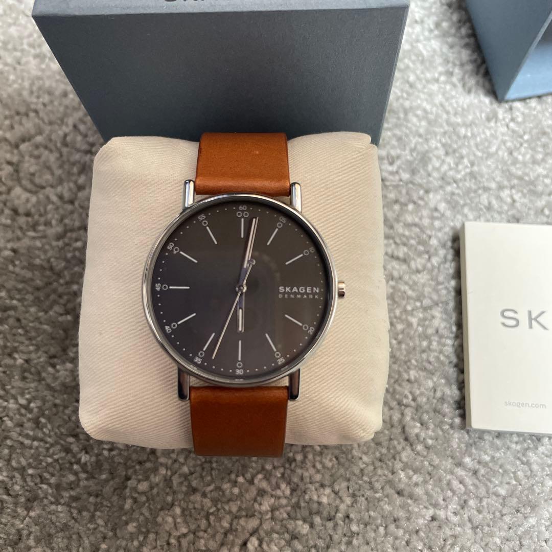 Used Price reduction SKAGEN dark gray leather watch