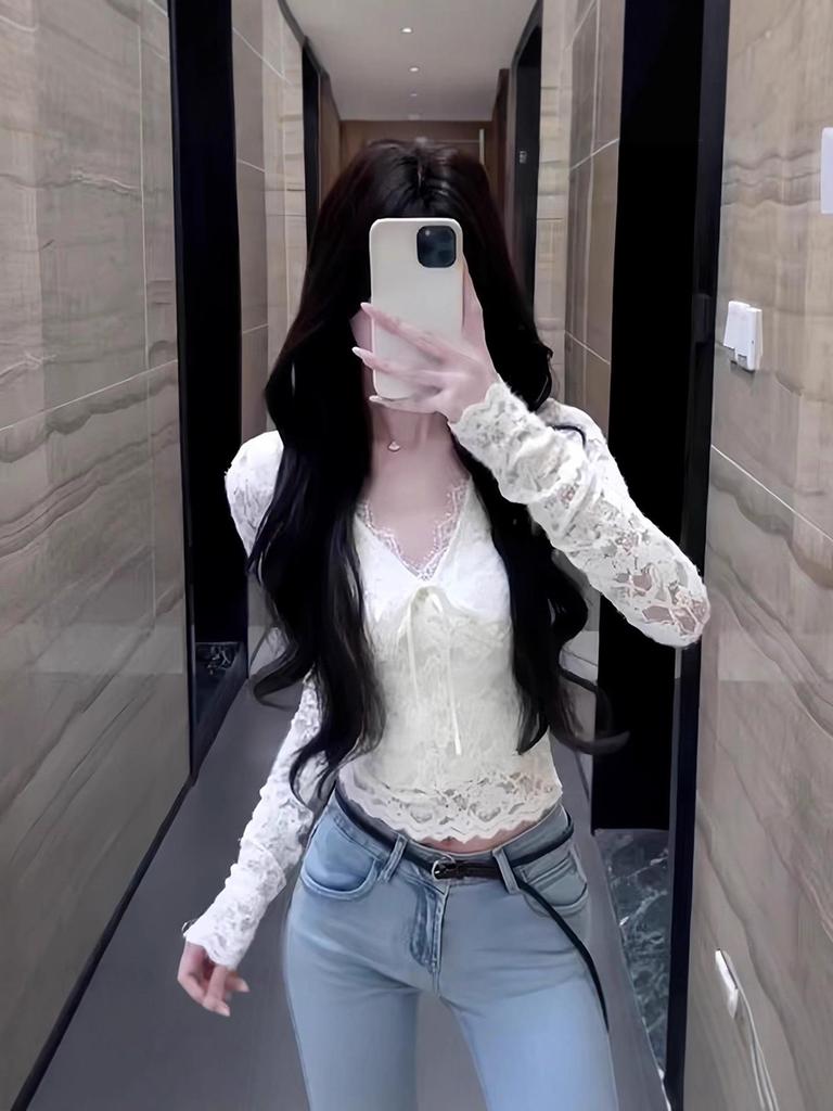 Women's Autumn/Winter White V-Neck Lace Velvet Lined Slim-Fit Top