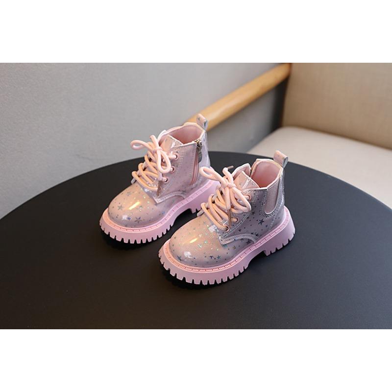 Korte barnestøvler - Lyse og allsidige jentestøvler med myk bunn