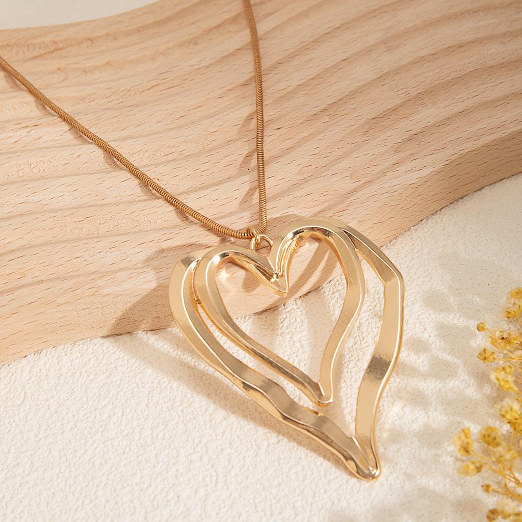 Exaggerated Big Hollow Out Heart Pendants Necklace for Women Trendy Ladies Accessories On Neck 2026 Fashion Jewelry Female Gifts