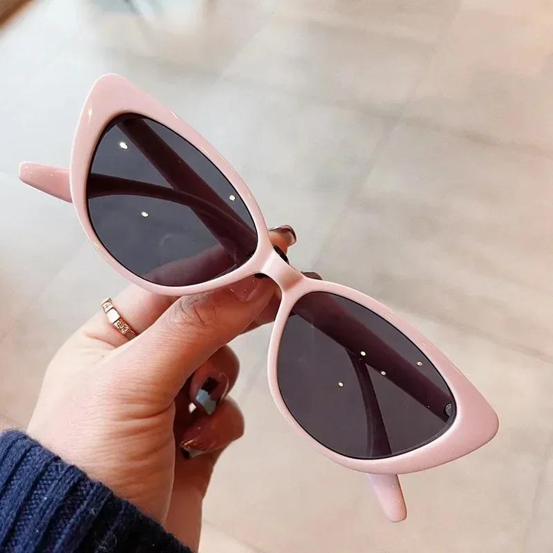 Vintage Small Frame Cat Eye Sunglasses Women for Men Popular Sun Glasses Punk Luxury Brand Designer Retro Sexy Pink Shades UV400