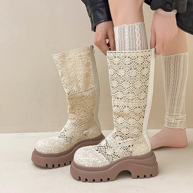 Hollow retro versatile thick-heeled thick-soled boots women's autumn fashion round-headed small thick-heeled high-heeled fashion boots