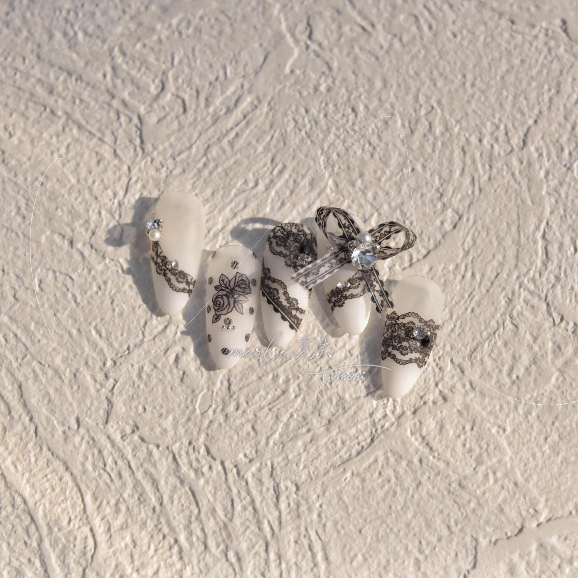 Кристально-кружевная полосатая наклейка для дизайна ногтей своими руками креативная — фото 10