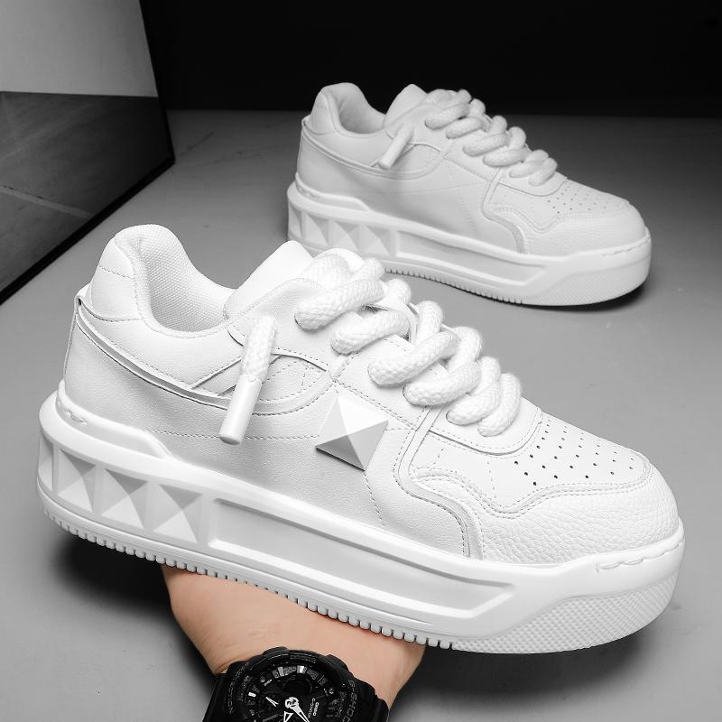 

2025 autumn and winter new leather-faced pink low-top waterproof sports board shoes trendy with Korean version straps men s shoes 44