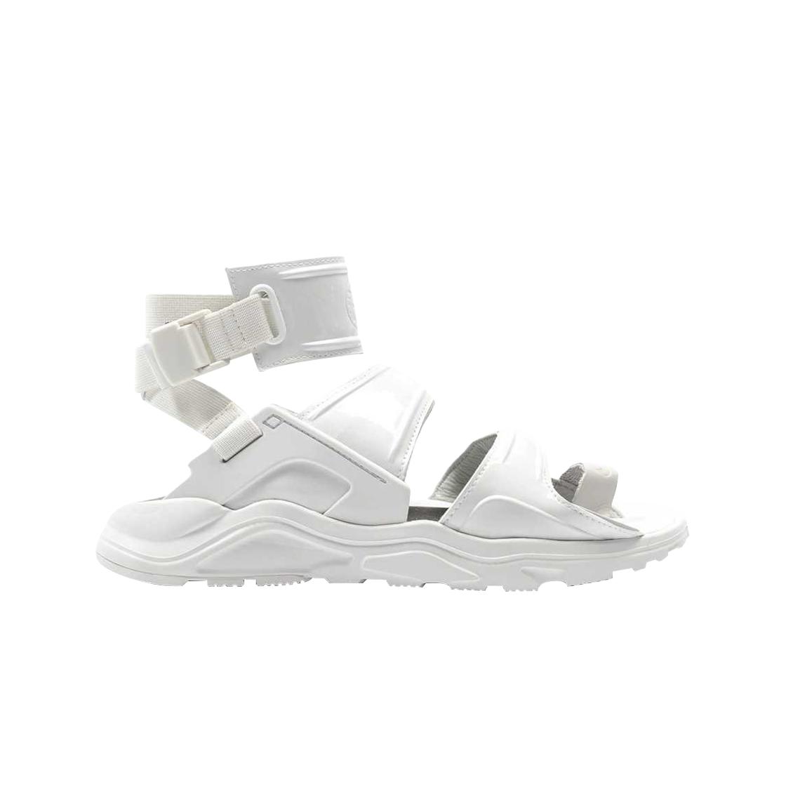 

(в) Nike Air Huarache Gladiator Qs Summit White 240