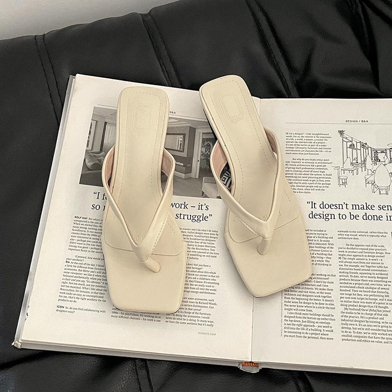 

Повседневные ретро пляжные шлепанцы женские летние новая мода универсальные с квадратным носком на танкетке крутые шлепанцы женские 42 бежевый