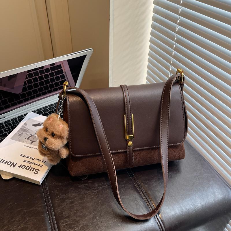 

Retro fashion splicing pendant bag women s 2025 new armpit bag versatile shoulder large capacity simple messenger bag