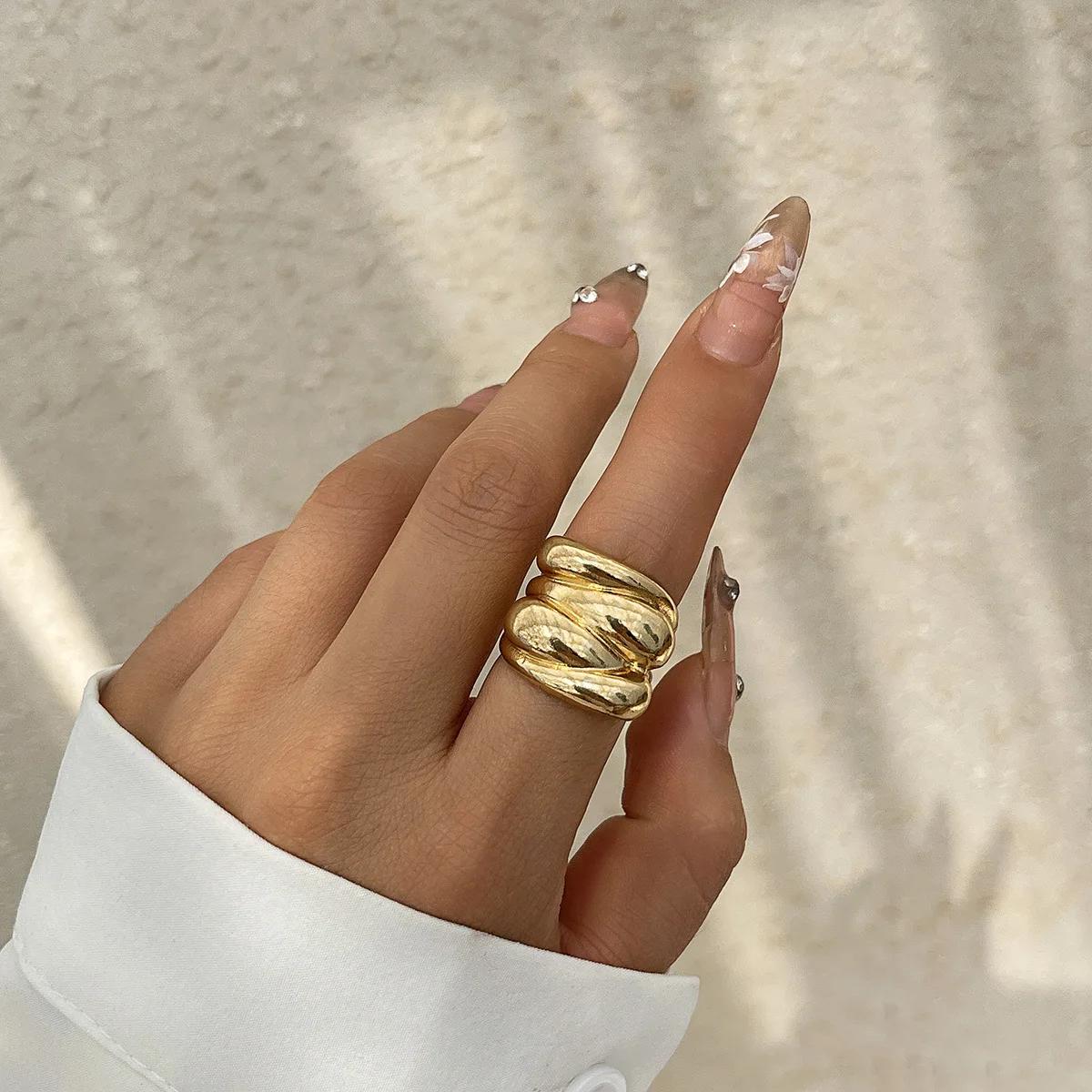 

Double Layer Collar Necklaces Woman Trend 2024 Accessories for Girls Exaggerate Necklace Aesthetic Sweet Cool Style Neck Jewelry