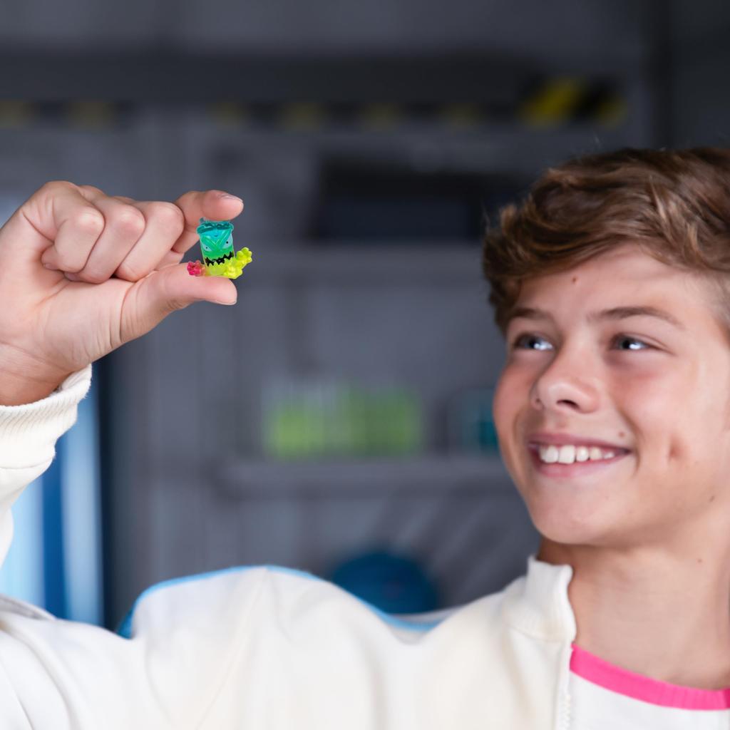 MrBeast Lab Sürüleri Seri 2, Atomik Seri Özel Nakit Kutu Toplu Paket, su ekleyin, deney yapın, test tüpünü çalkalayın ve 18 MrBeast'ten 2'sini ortaya çıkarın