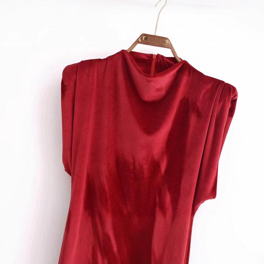 2024 Winter Women's European & American Fashion Velvet Dress with Shoulder Pads