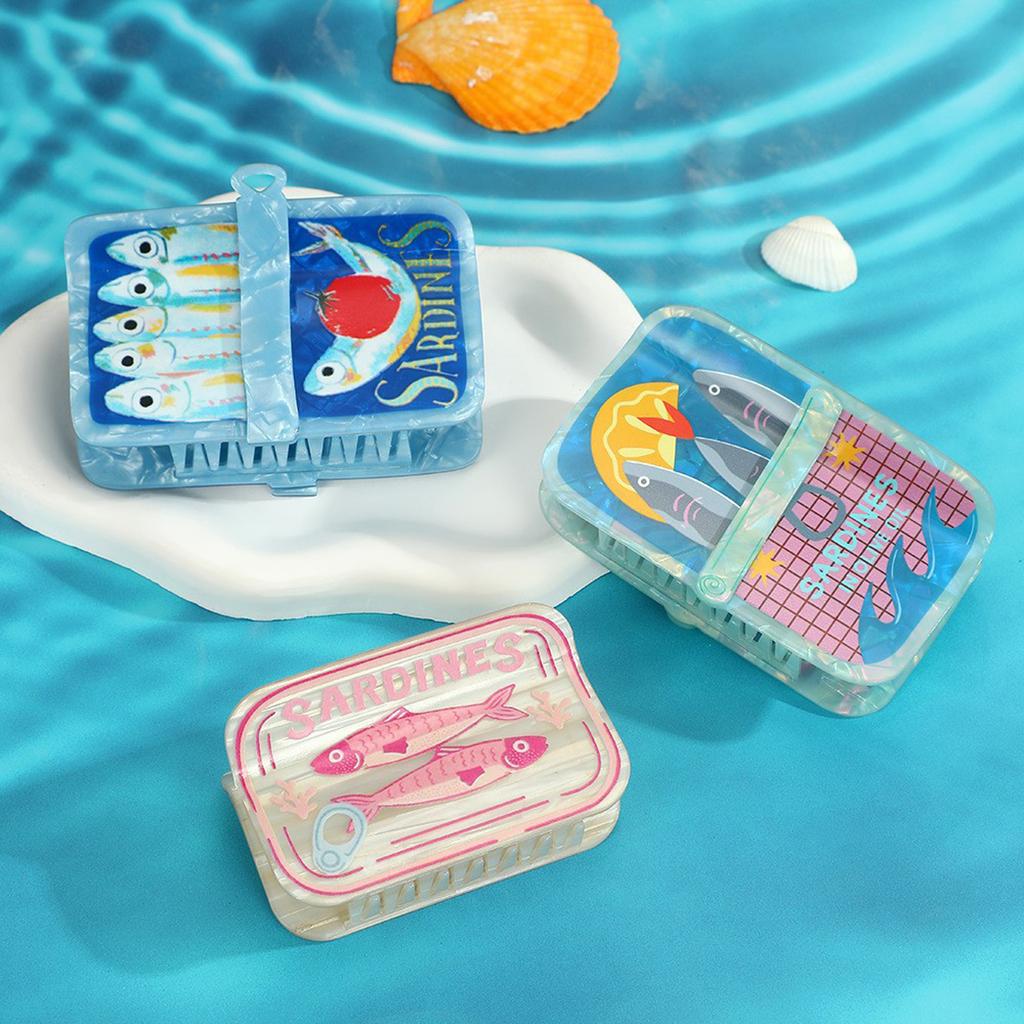 Stylish Fish Inspired Hair Accessory With Secure Grip Suitable For Various Hairstyles And Activities