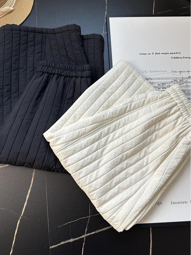 Minimalist Quilted Warm Pleated Cotton Midi Skirt in Dark Horse