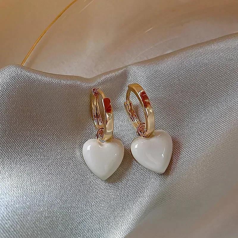 

Simple Design Wine Red Love Heart Dangle Earrings for Women Gold Color Circle Vintage Peach Drop Earring Fashion Zircon