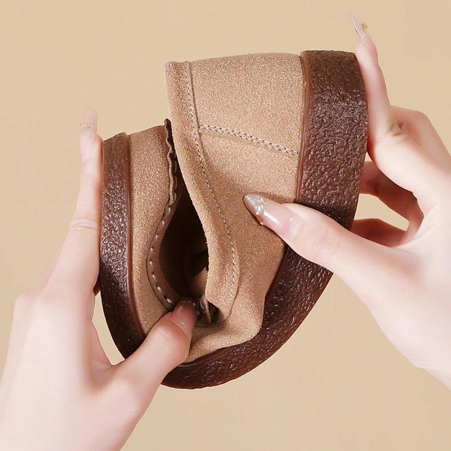 Spring and summer new soft-soled, anti-slip, flat-bottomed, breathable and casual mom leather shoes, single shoes and loafers