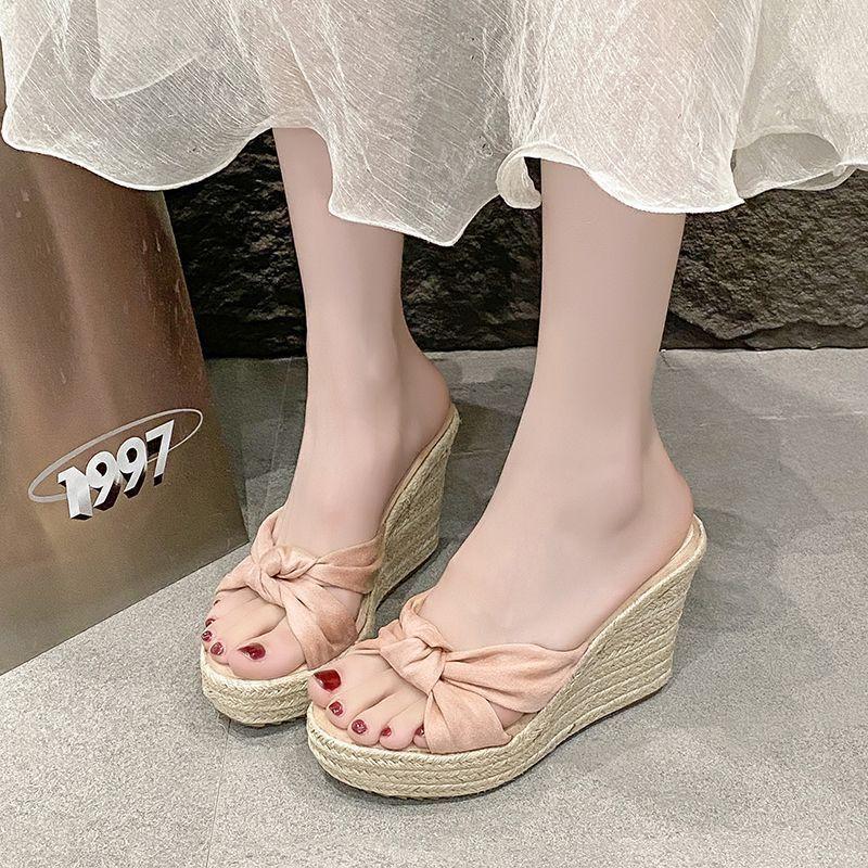 Ladies' Sponge Cake Wedge Sandals with Wide Feet, Retro Style, Summer Thick Sole, One Line Slippers, Waterproof Platform, Black High-heeled Sandals