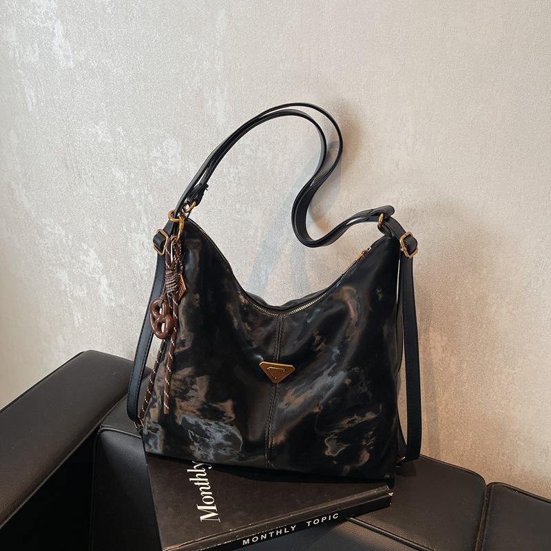 Retro Commuter Tote Bag Women's Large-capacity New Niche Single Shoulder Crossbody Multi-functional Backpack