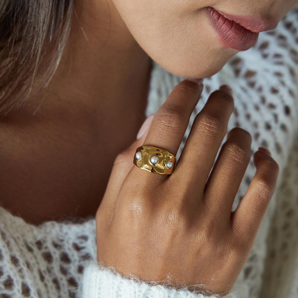 Youthway Size 7 Elegant Imitation Pearl Rings For Women Gold Plated Stainless Steel Rings Simple Fashion Jewelry Girls Gift