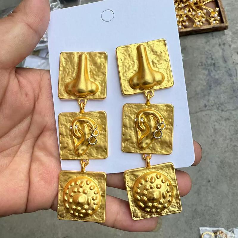 French Retro Embossed Nose And Ear Square Patchwork Earrings Unique Fashionable Earrings Women Trendy Jewelry Accessories