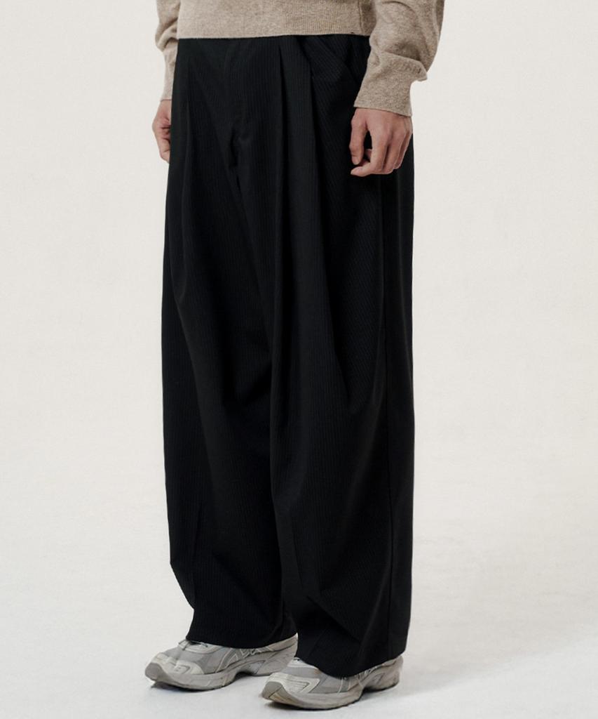 NOISE Stripe Double Pintuck Wide Slacks - Black