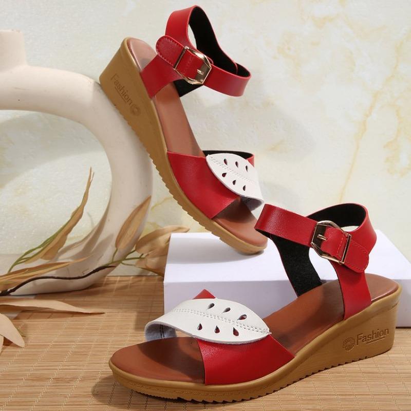 New large size flat-bottomed cool slippers women's low-heeled one-word drag casual open-toed women's slippers