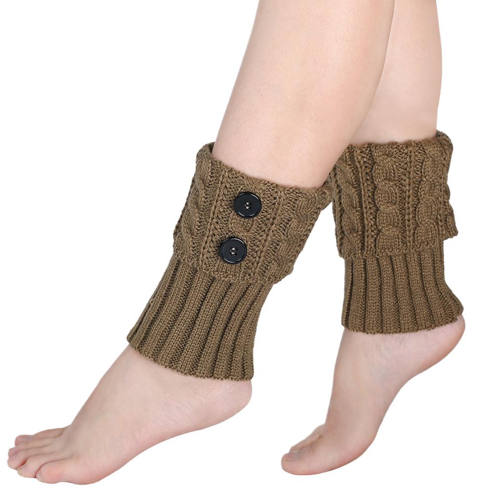 Dicke Wollsocken mit gedrehten Knöpfen für Zehenschoner und kurze Stiefelstulpen für winterliche Wärme