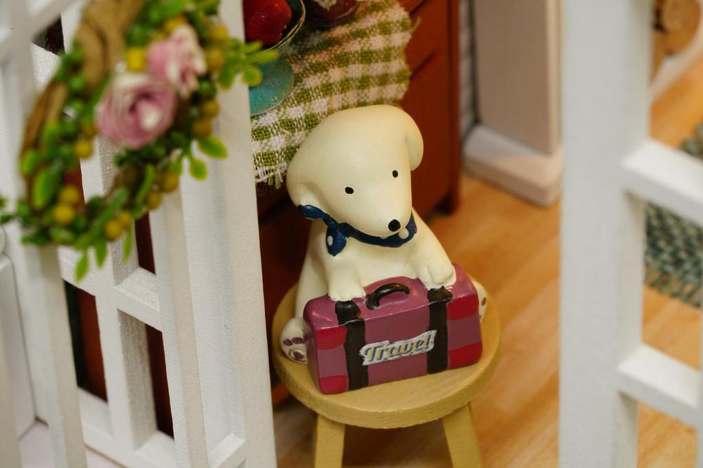 CUTEROOM DIY Wooden Miniature Dollhouse Kit with Music Box, LED Lights & Dustproof Cover - Beginner's Handmade Miniature House, Natural American