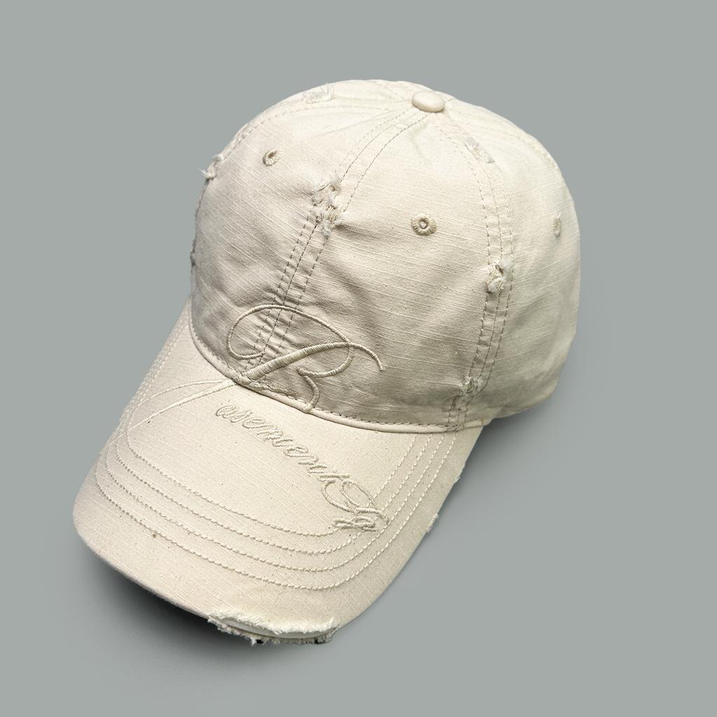 Frühling und Sommer Retro Loch Wind Buchstaben Stickerei Baseballkappe Herren und Damen Sonnenschutz Retro Persönlichkeit Modekappe