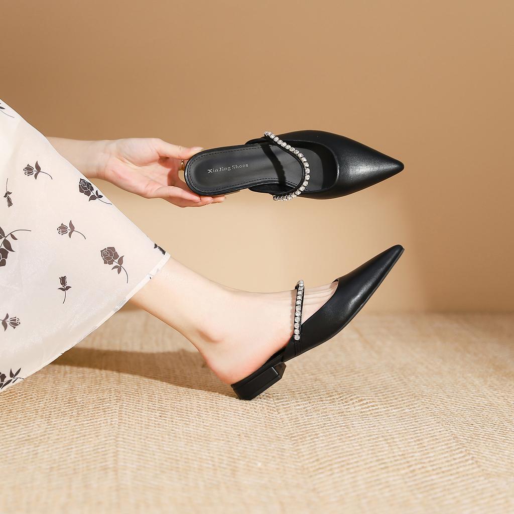 K77-1 silberne Strasskette spitze flache Einzel-Schuhe 2025 Frühling Damenstil leichte Luxus Bling-Bling Diamant niedriger Absatz Einzel-Schuhe