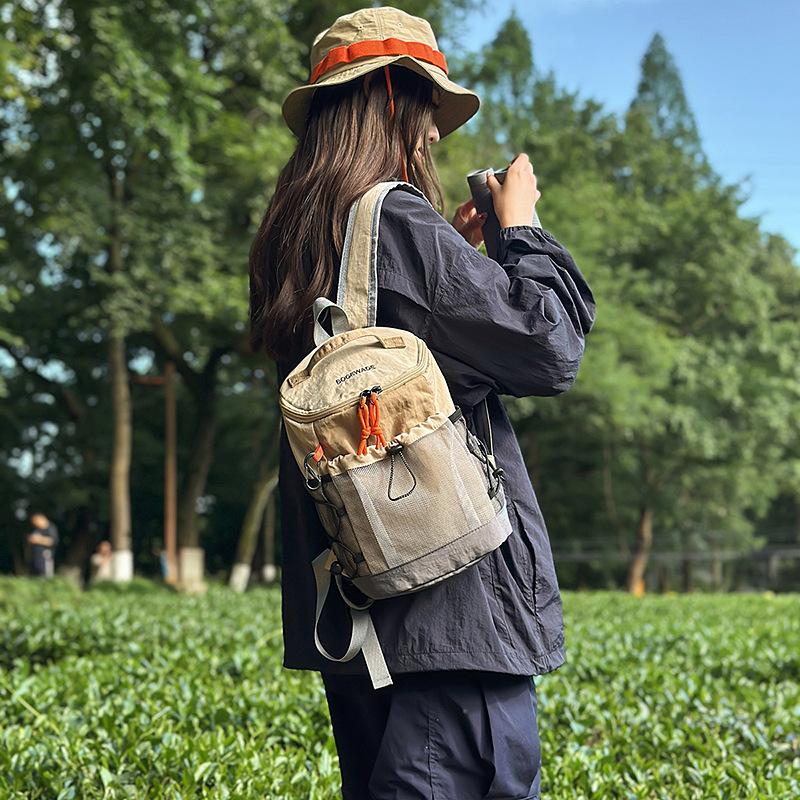 Casual and Lightweight Daily Outdoor Mountain Backpack Large Capacity Men's and Women's Contrasting Color Shoulder Backpack