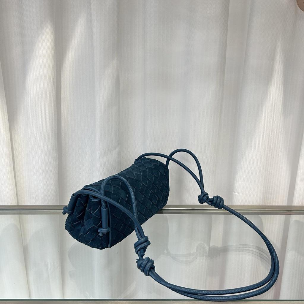 Sac bandoulière carré rétro en cuir de vachette dépoli avec bandoulière réglable