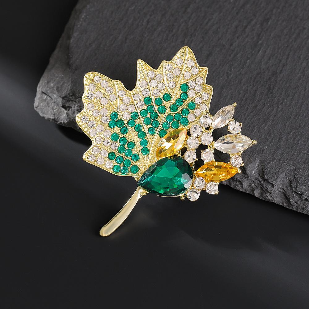 

Роскошная хрустальная брошь в виде кленового листа для женщин, блестящая брошь со стразами, булавка, шарм для банкетной свадьбы