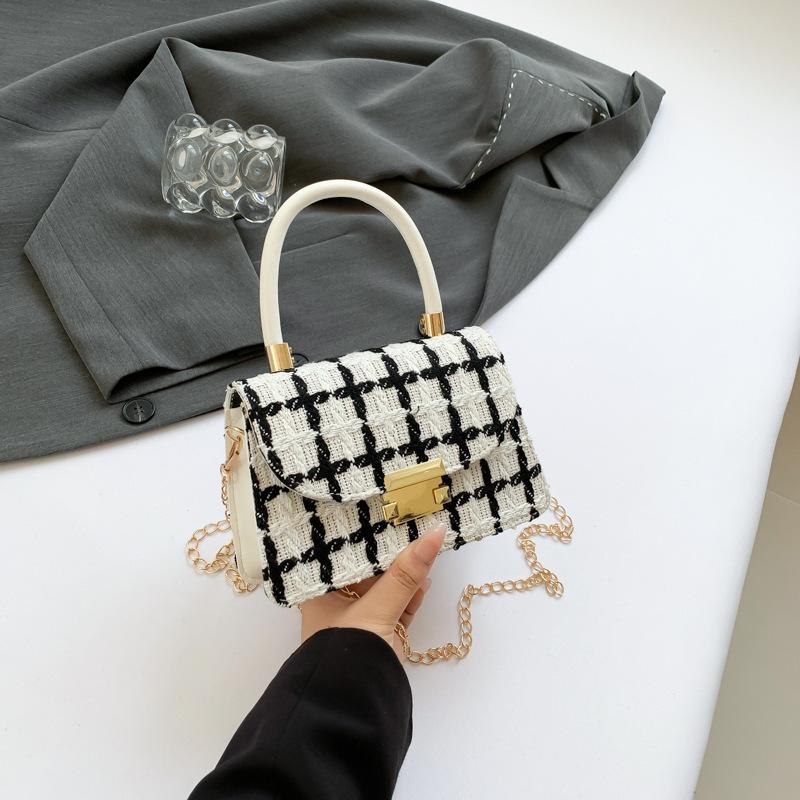 Fashion Trend Small Square Bag Shoulder Bag 2025 This Year's Popular New Niche Single Shoulder Simple Personalized Korean Version of Women's Bags