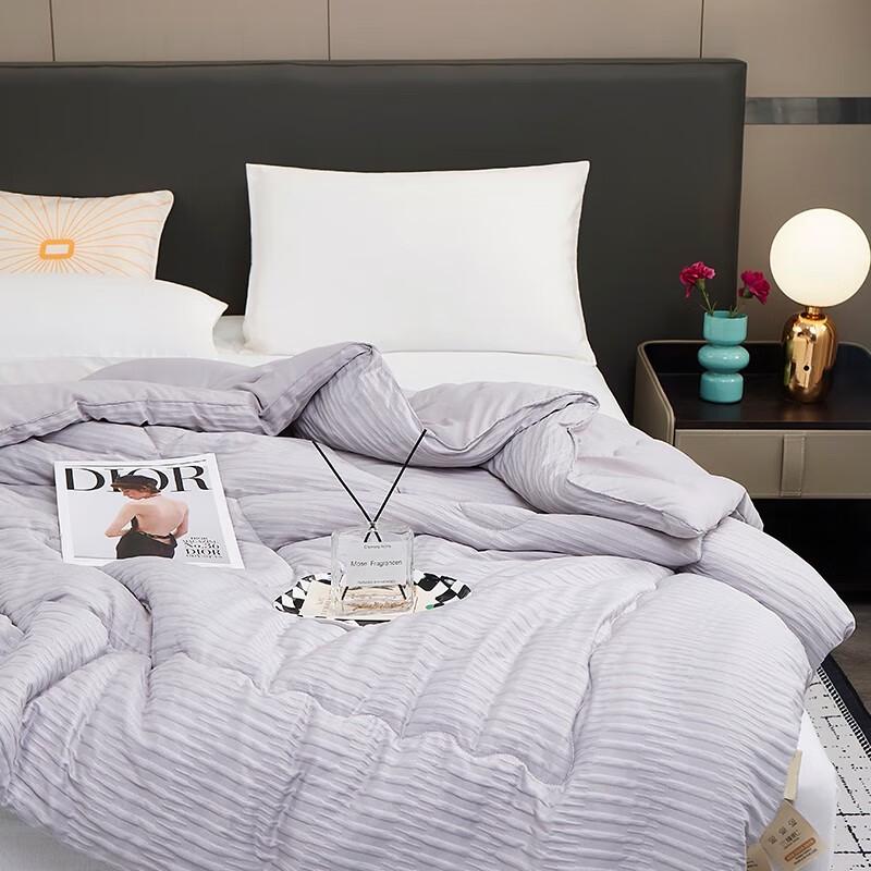 Battenu Classic Soft All-Season Fiber Quilt