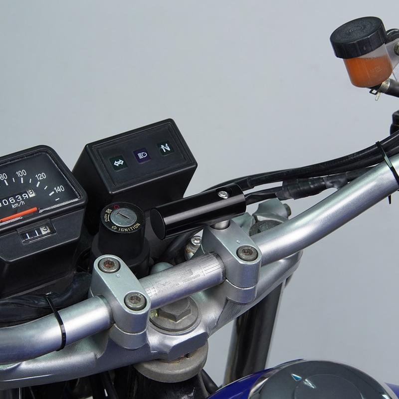 Motorcycle Handlebar Clamp Base M8 Bolts GPS Mount 7/8 Inch/ 22mm Bar Motorcycle Mobile Phone Navigation Bracket Phone Holder