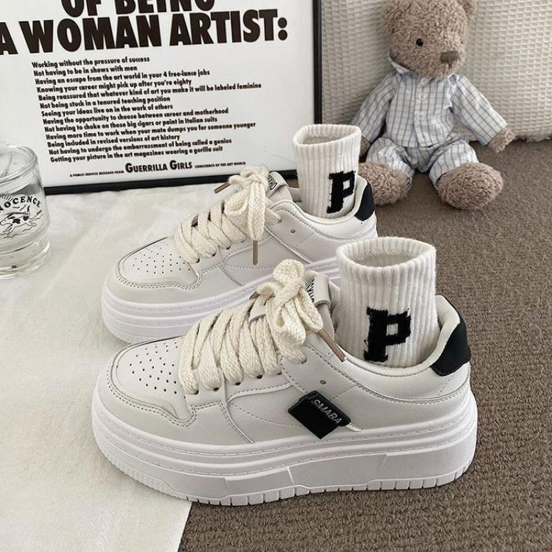 Trendy little white shoes women's new autumn versatile thick-soled casual niche original design board shoes women