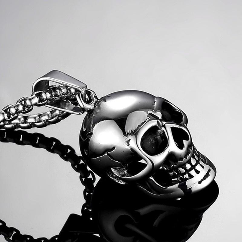 Wu's 2022 Retro Hip Hop Punk Stainless Steel Skull Necklace Men's Rock Personality Long Pendant Necklace Boho Halloween Ornament