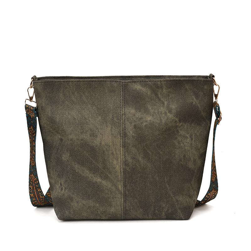 

Crossbody bag women s versatile largecapacity simple retro women s shoulder bag autumn and winter new commuter tote bag чёрный