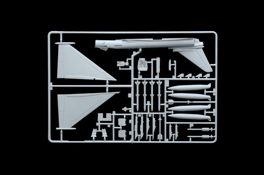 Platz Italeri British Fighter Eurofighter Typhoon Plastic Model Kit IT1457 1/72 FGR.4 (Airplane)