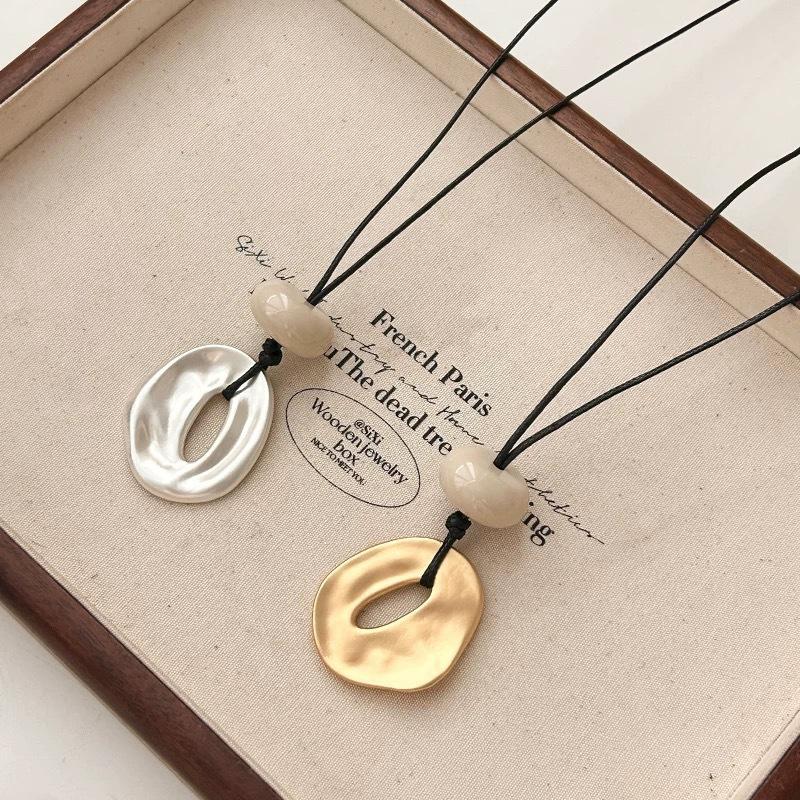 Simple geometric irregular pendant necklace women's light luxury niche high-end sweater chain long versatile accessories