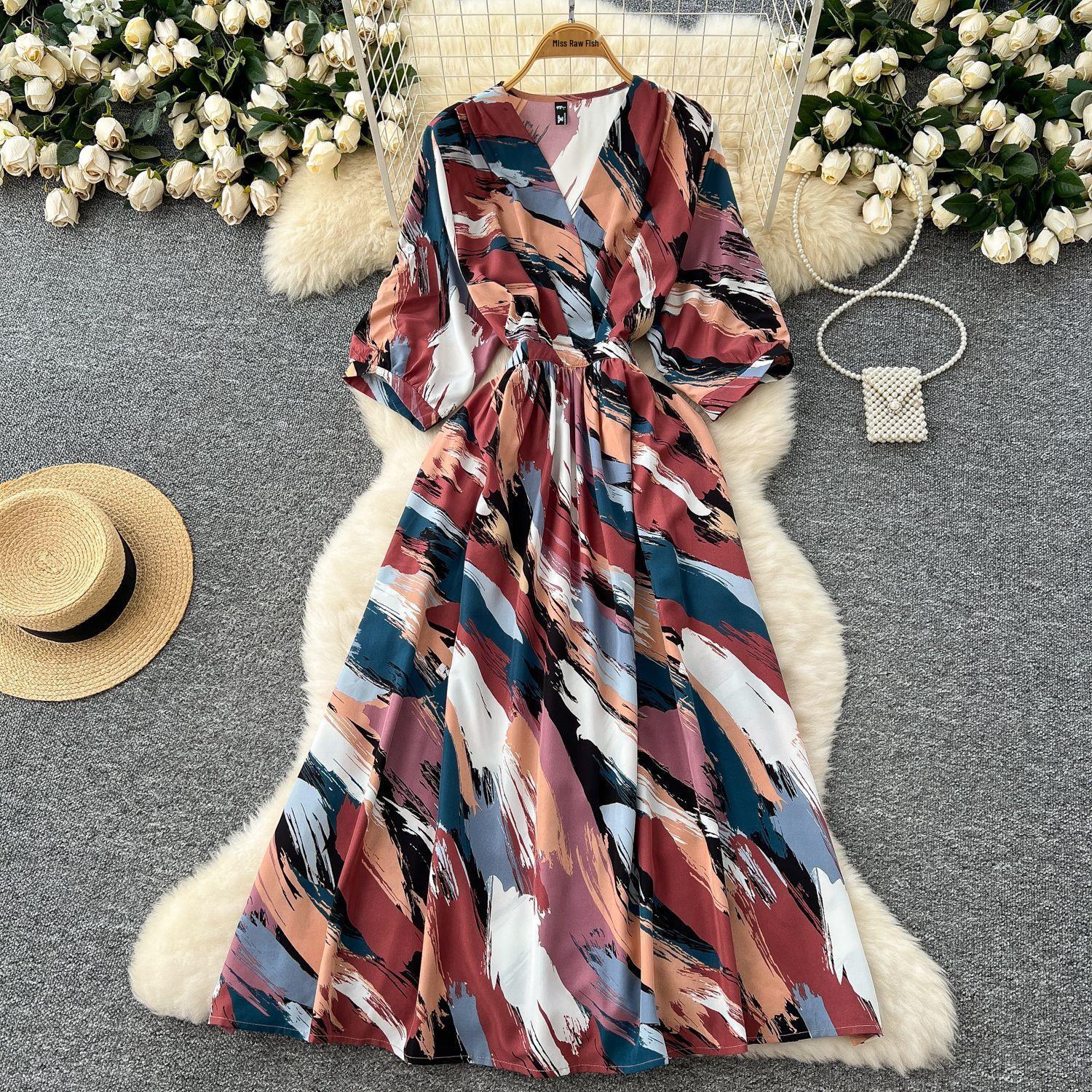 

Niche Retro V-Neck Printed Dress: Women s French Waist-Cinching Slim A-Line Skirt with Three-Quarter Sleeves One Size красный