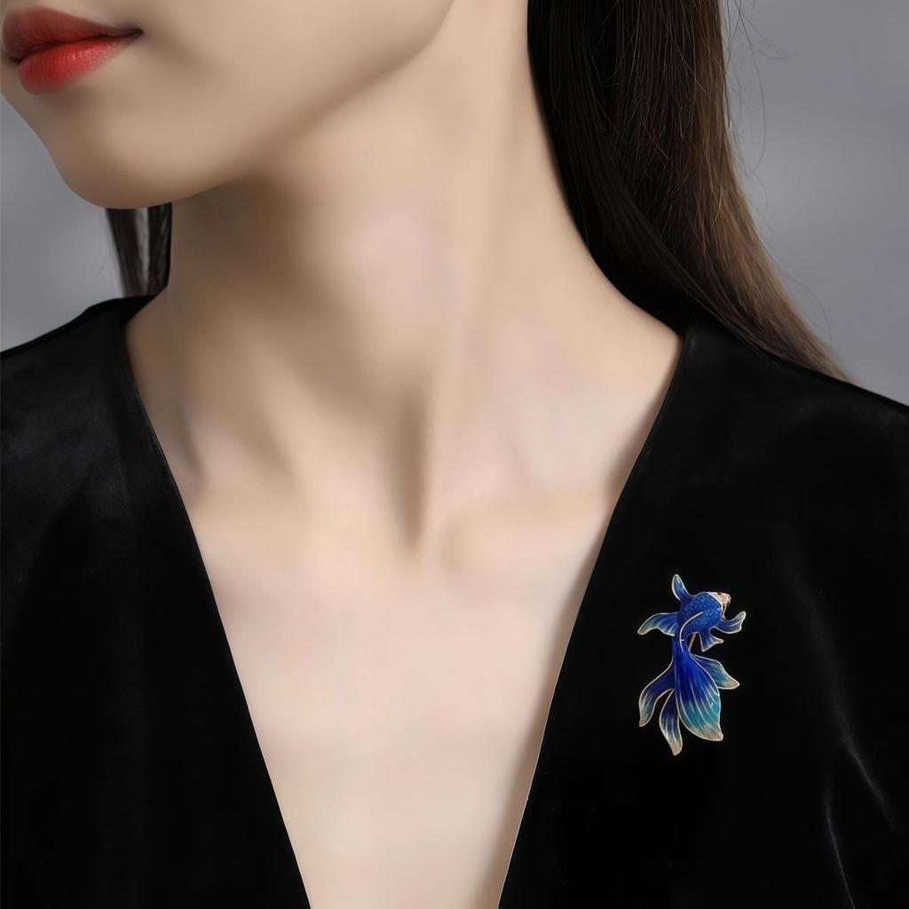 Elegant Koi Goldfish Brooch – Chic Chinese-Style Enamel Suit Pin for Women