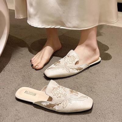 Mules da Donna alla Moda Pantofole Scarpe a Punta Quadrata Piatte per Donne Ciabatte Ricamate Pvc 39 Estate 2025 Sandali Antiscivolo alla Moda in Vendita