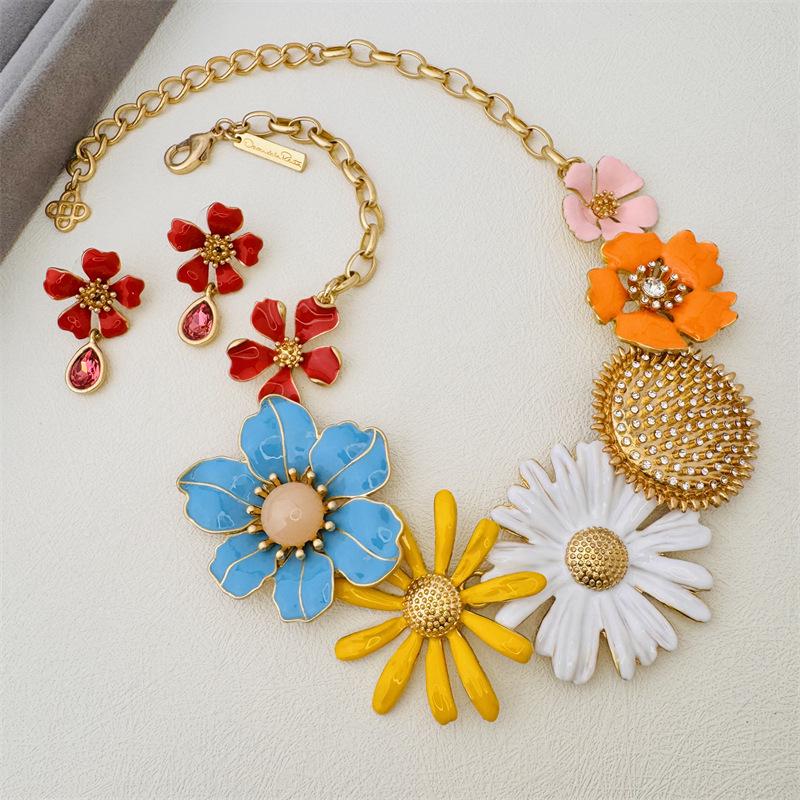 Collier de Luxe Oscar Style Vintage Émail