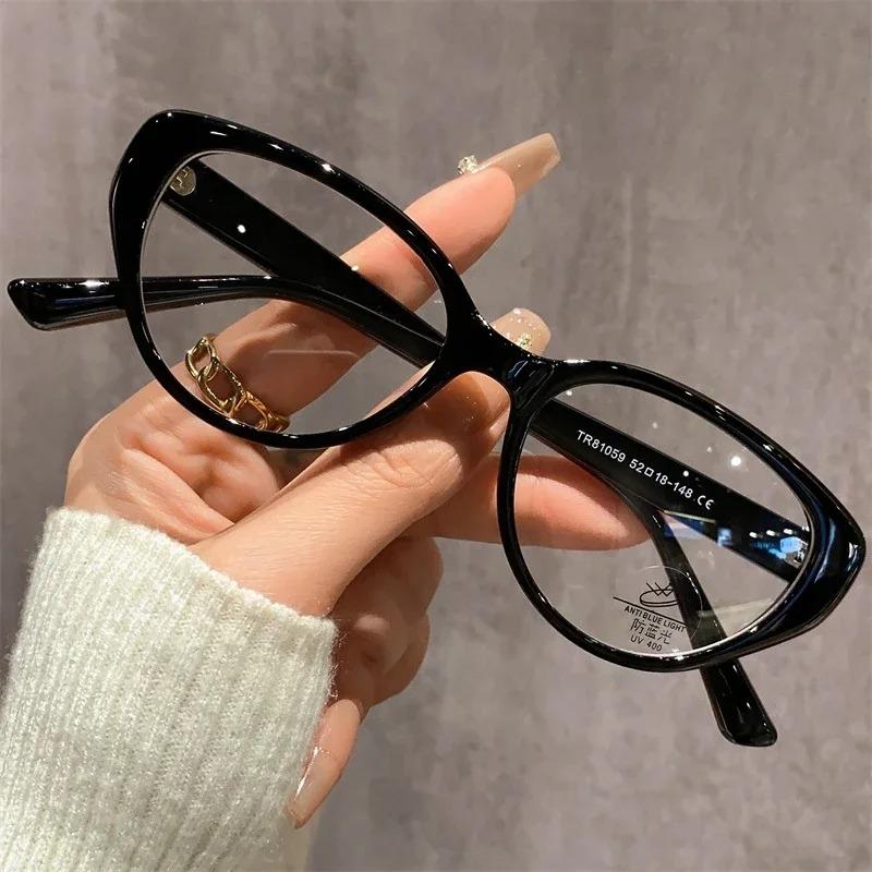 Retro Cat Eye Presbyopic Reading Glasses Anti Blue Light Fashionable Ultra Light Unisex Transparent Eyewear