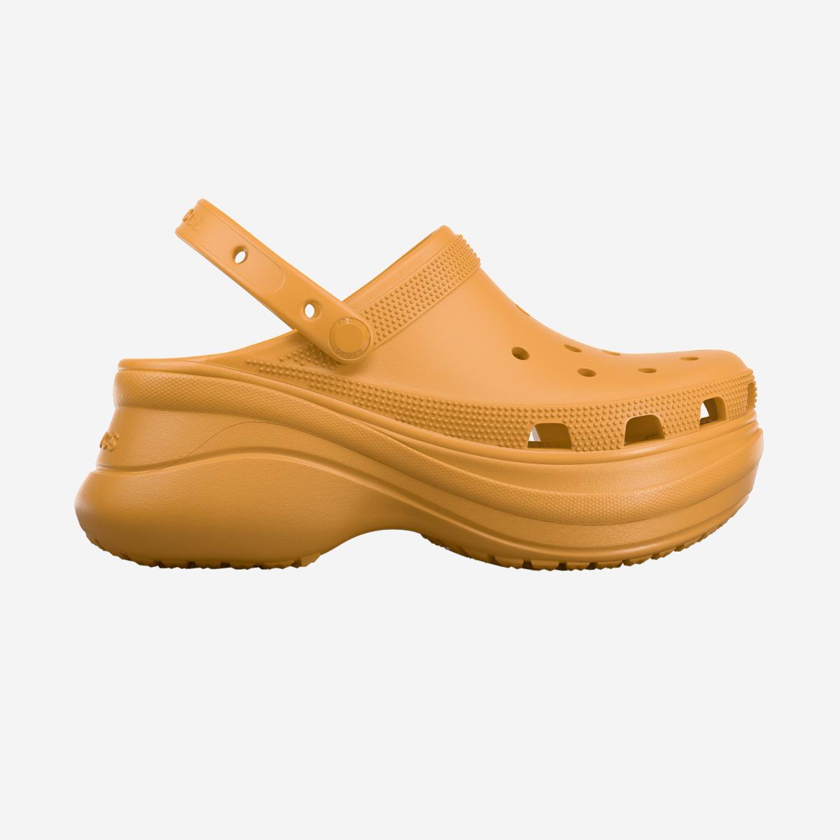 

[Crocs] Classic Bay Clog Women, CRS206302, 1020111905, Popular Korean Shoes 240