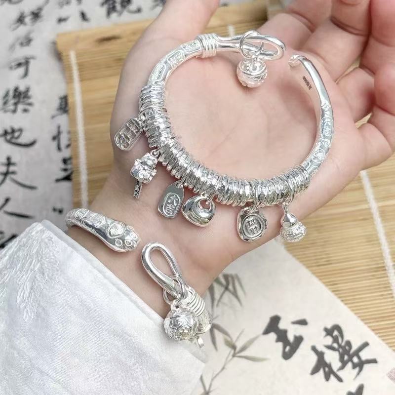 Light Luxury Niche Auspicious Words, Safety Lock Bell, Cat Claw, Coiled Bracelet
