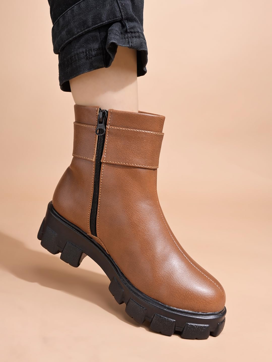 Shoetopia Женские короткие ботильоны на массивном каблуке с нескользящей подошвой, удобные модные ботильоны на щиколотку | Мягкая амортизирующая подошва | Для повседневной носки, вечеринок и зимы EU41 : 24CM дубильная кора