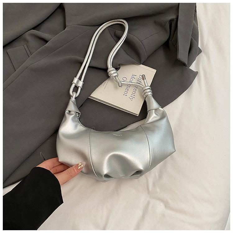 Casual commuter dumpling bag women's 2025 new trendy fashion versatile shoulder bag pleated slack messenger bag