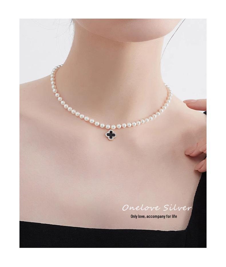 2026 Four-Leaf Clover Pearl Necklace: Stylish, High-End Pendant Clavicle Chain for Women